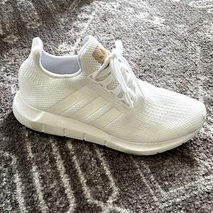 Adidas woman’s sneaker